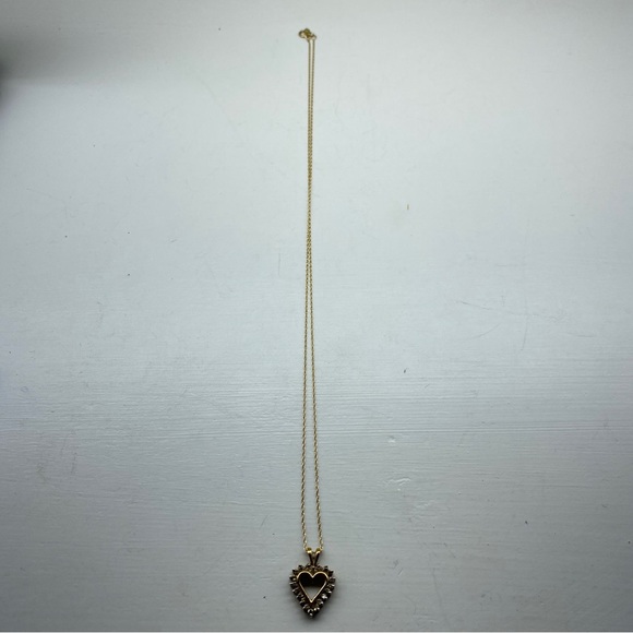 Kay Jewelers 10k Yellow Gold Heart Necklace With Diamond Accents. - Picture 5 of 13